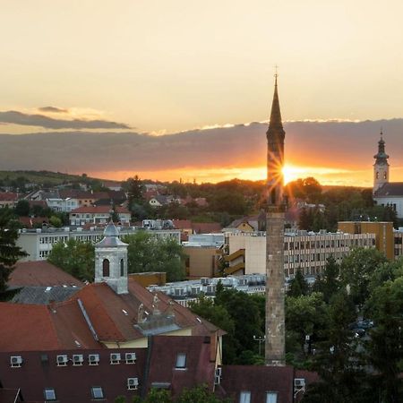 Pr Apartman Eger Esterno foto