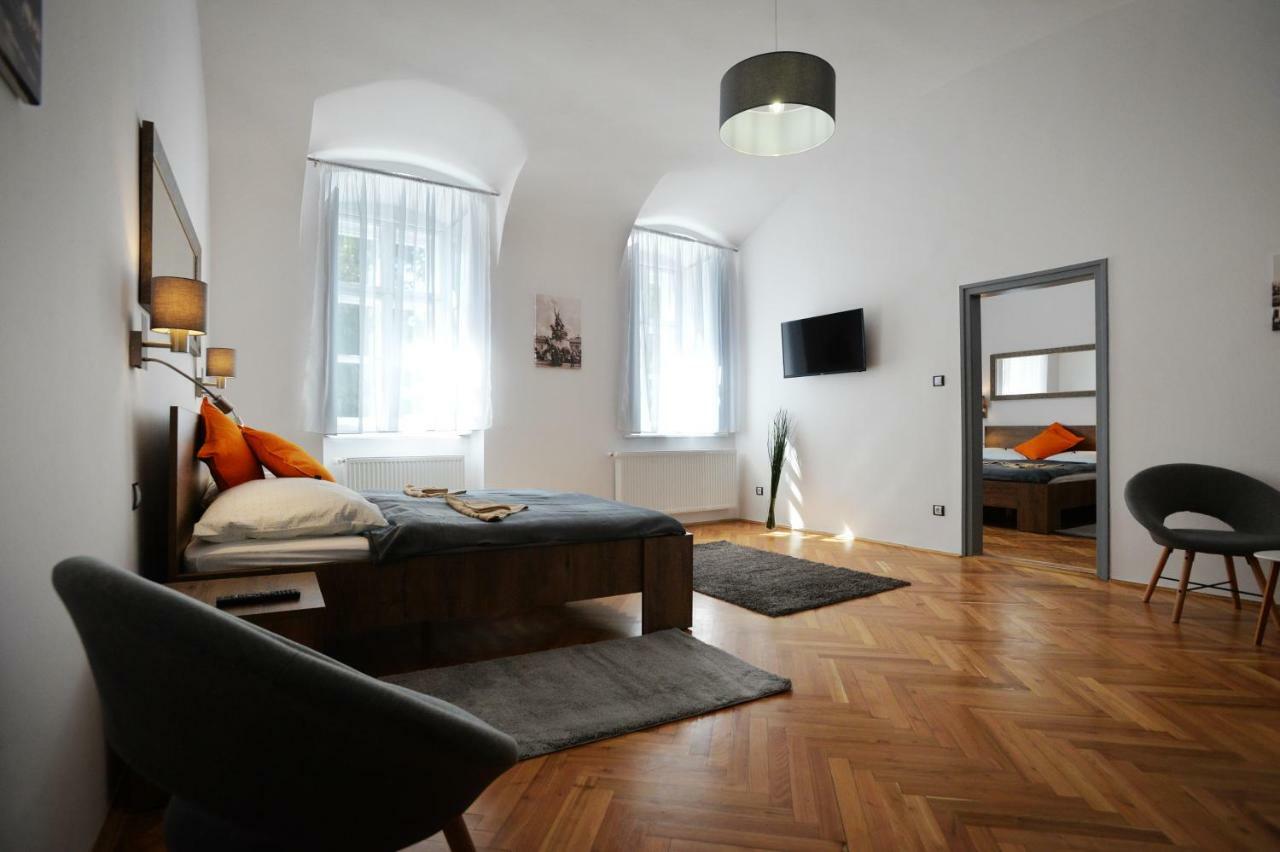 Pr Apartman Eger Esterno foto