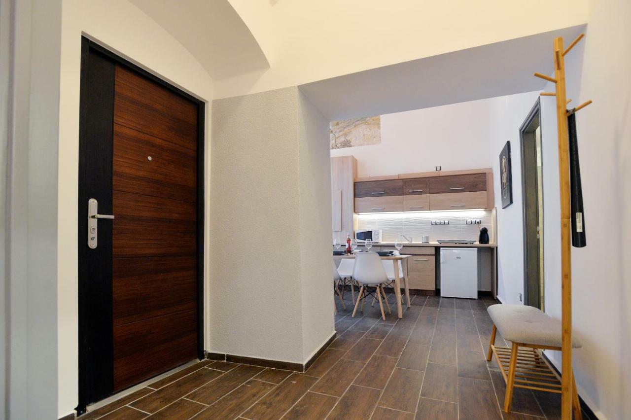 Pr Apartman Eger Esterno foto
