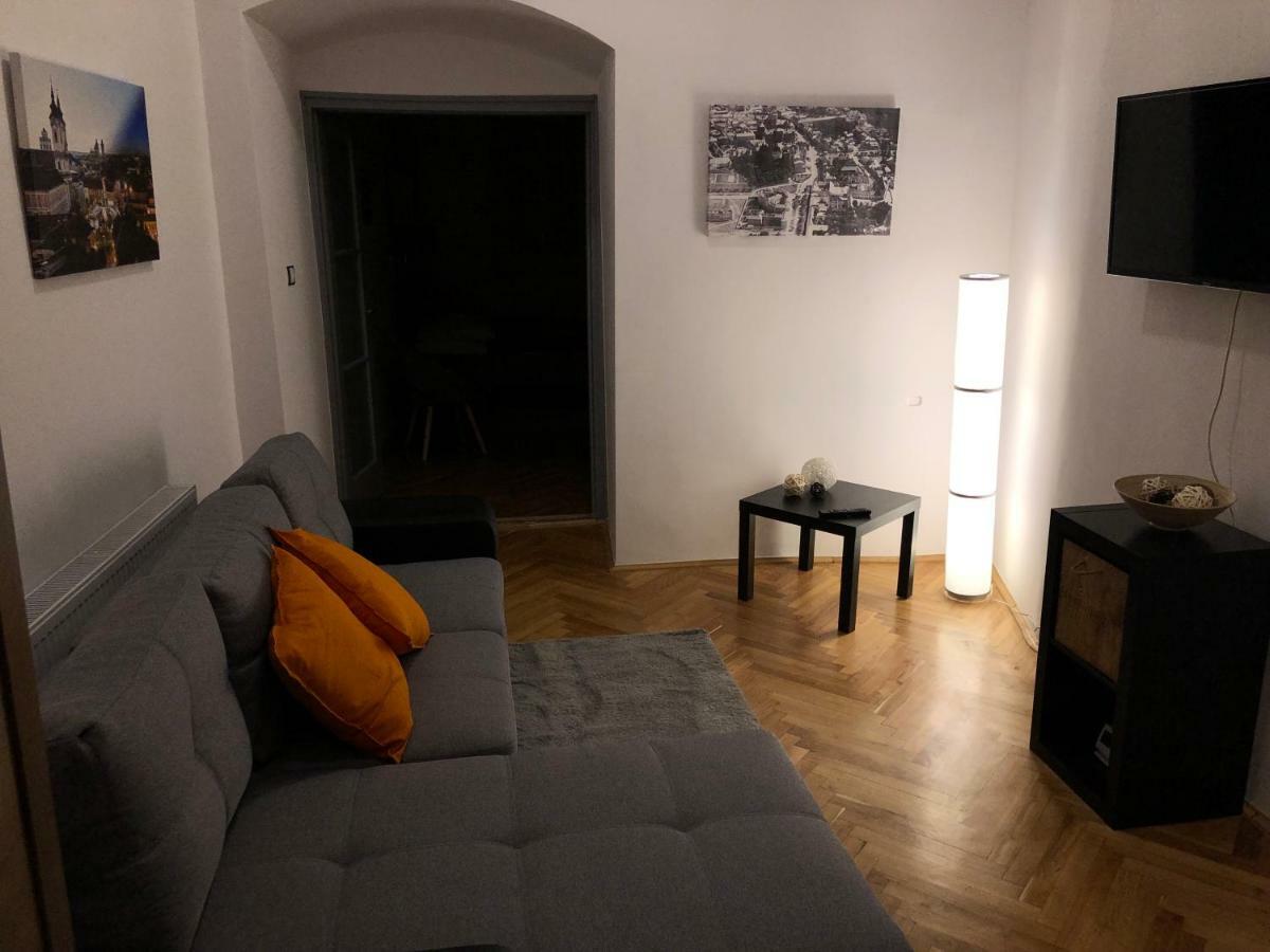 Pr Apartman Eger Esterno foto